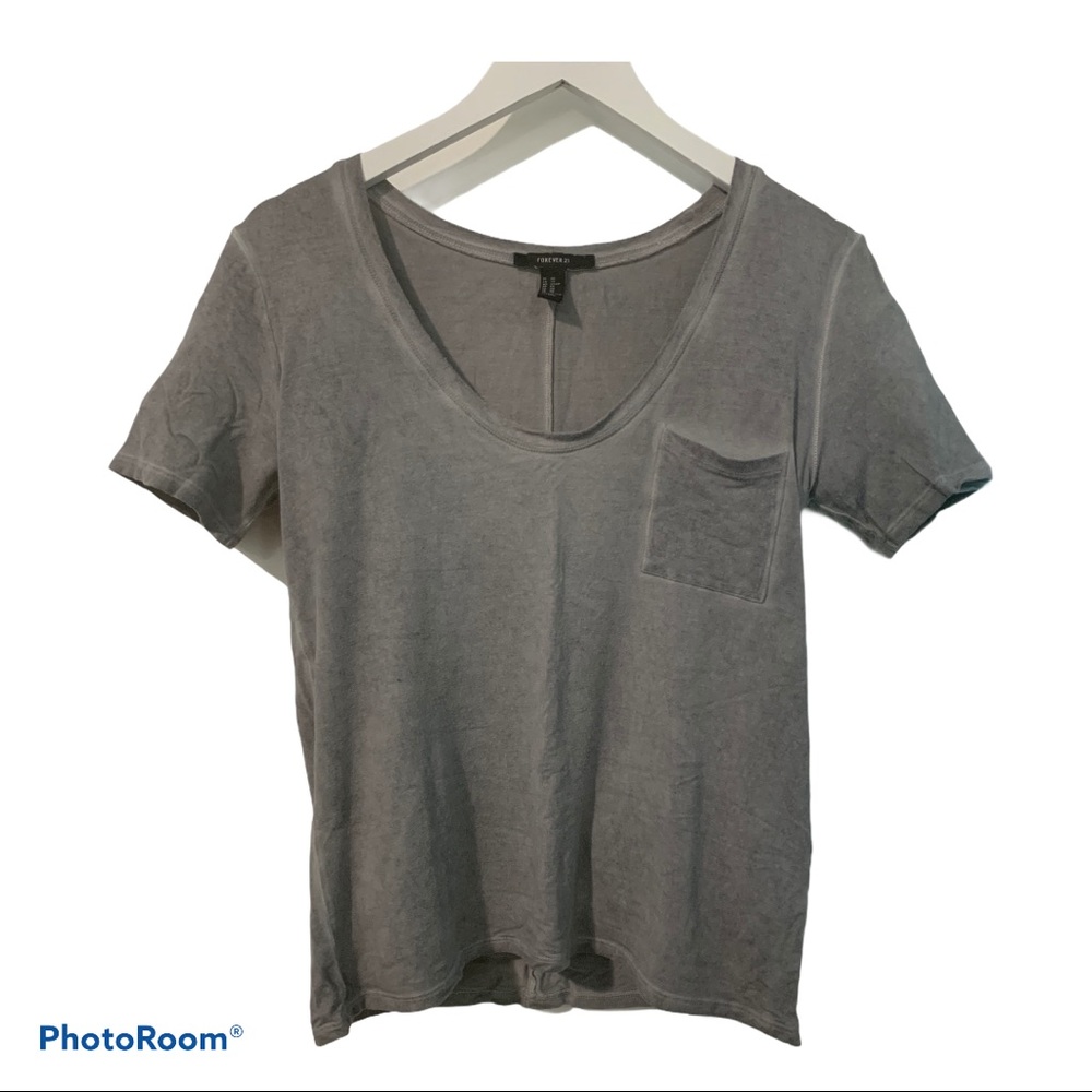 FOREVER 21 grey pocket tee